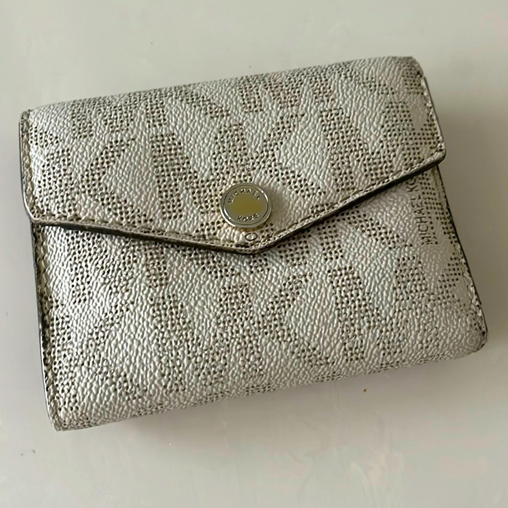 Michael Kors  Monogram Wallet